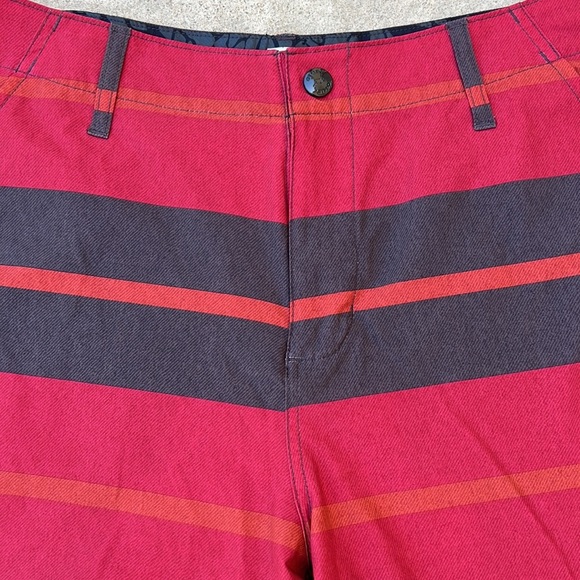 💚Oakley Red Stripe Mens Zulu Boardshort Size 34 - Picture 2 of 6